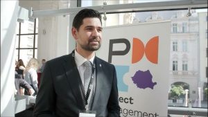 George Tuță, primarul Sectorului 1, publică o fotografie cu fostul său șef de la SRT Eduard Hellvig care semnează adeziunea la partid